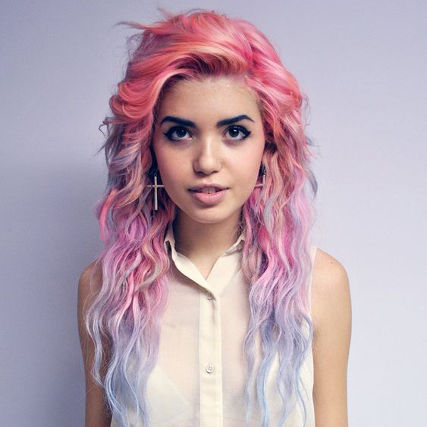 cabello-futurista-pastel-rosa-azul